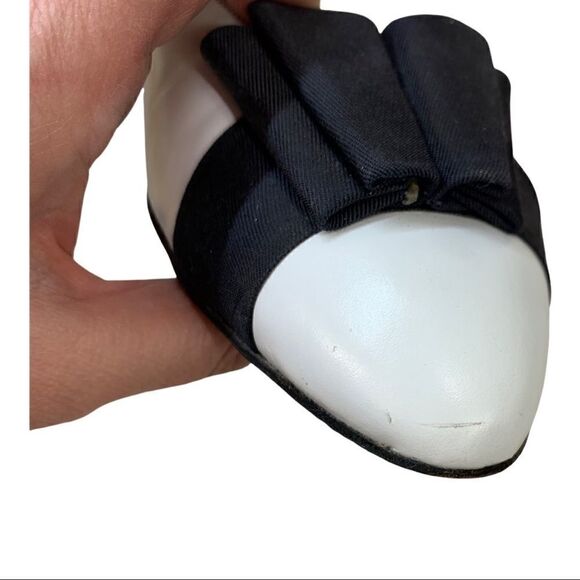 Saks Fifth Avenue Fenton Last Slingback White Leather Black Bow 8 Vintage - Picture 10 of 12